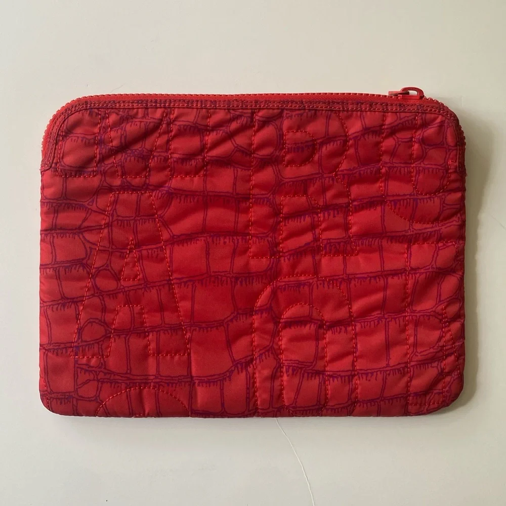 Marc By Marc Jacobs laptop case. UE